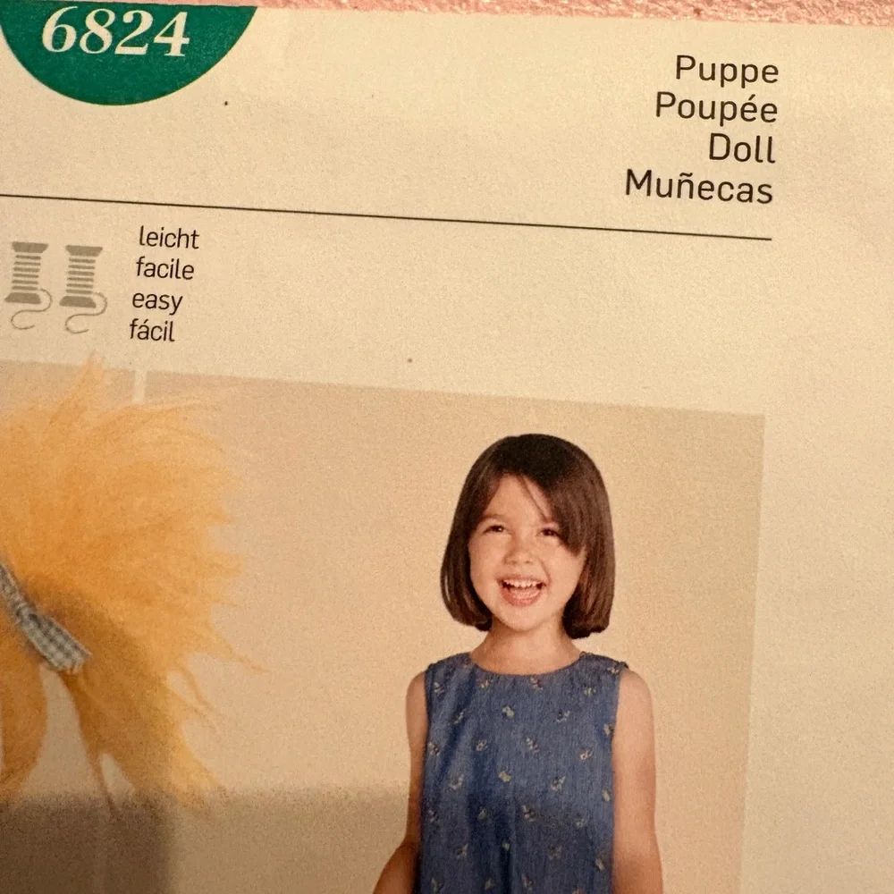 BN UNCUT BURDA 6824 DOLL SEWING PATTERN